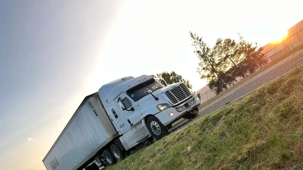 Transporte de carga general y hazmat en México y USA